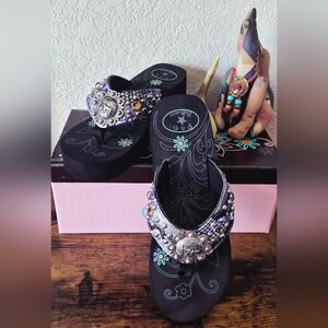 Super Cute Embellished Women's P&G Collections Flip Flop Sandals ~ Sz 7 ~ Spring